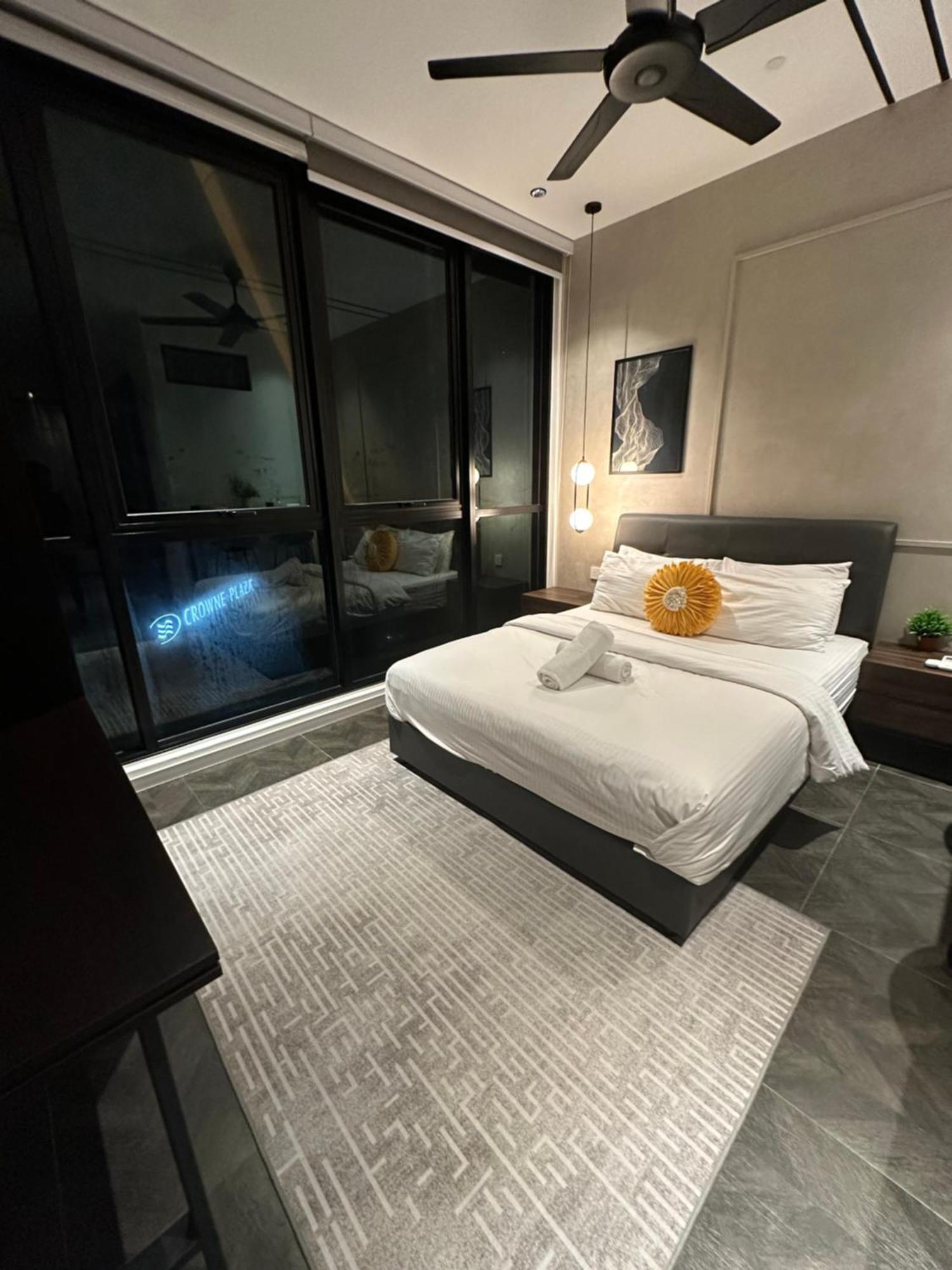 Scarletz Suites Klcc By Aura كوالالمبور المظهر الخارجي الصورة
