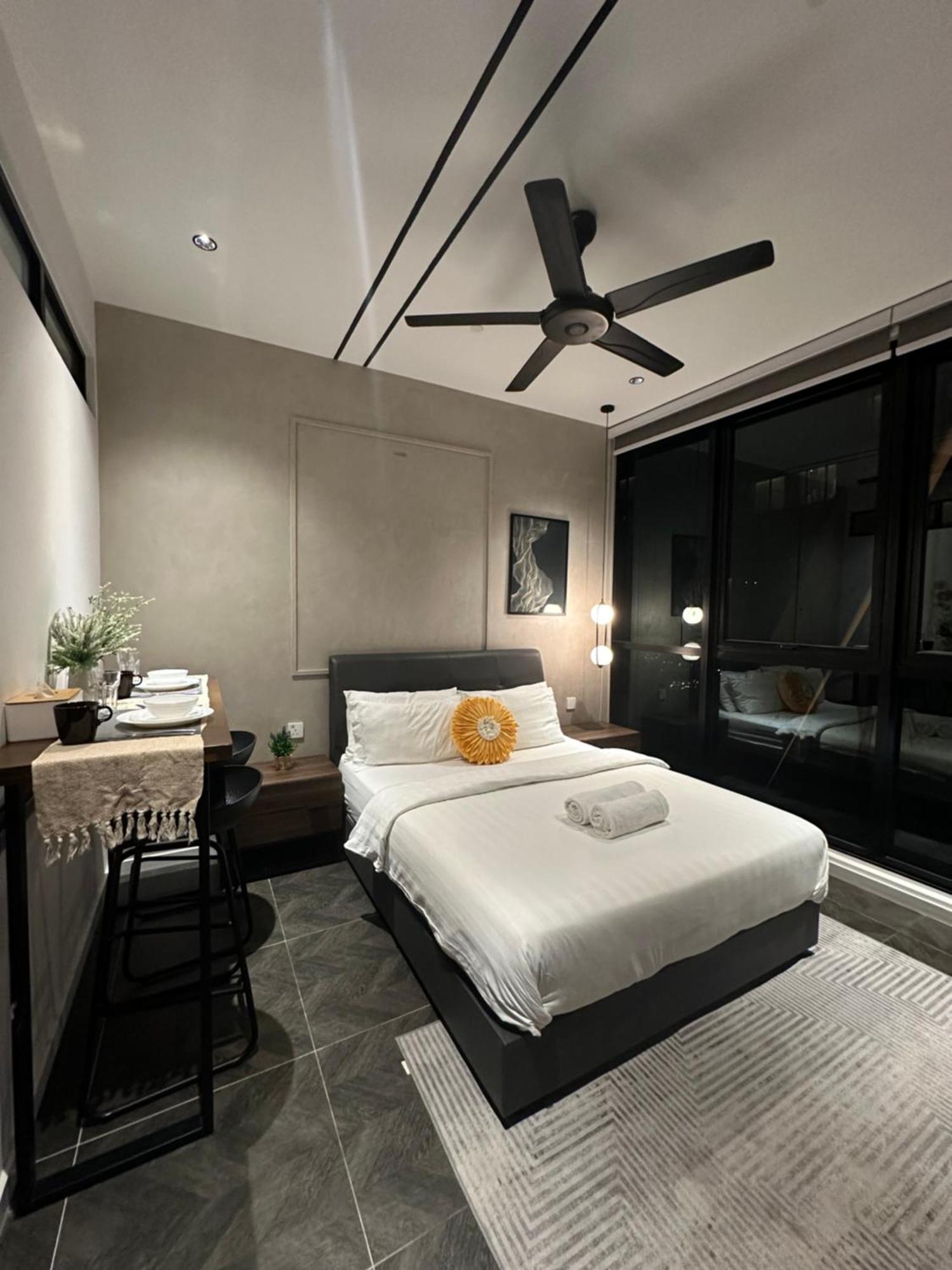 Scarletz Suites Klcc By Aura كوالالمبور المظهر الخارجي الصورة